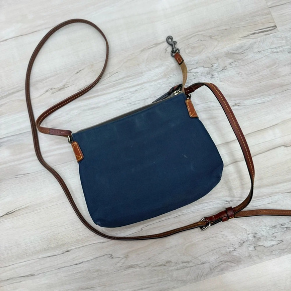 Dooney & Bourke Navy Nylon Crossbody Pouchette $148 Basic Minimalist Travel - Picture 3 of 11